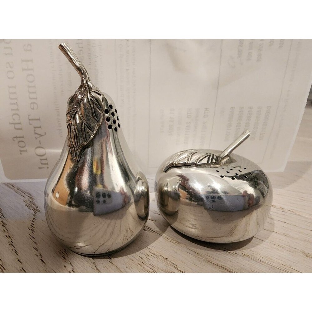 Kirk Stieff Pewter 500 Salt and Pepper Shakers Set of 2 Silvertone Apple Pear - Picture 2 of 2